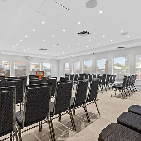 Doubletree By Hilton New York Jfk Airport Hotel Exterior photo