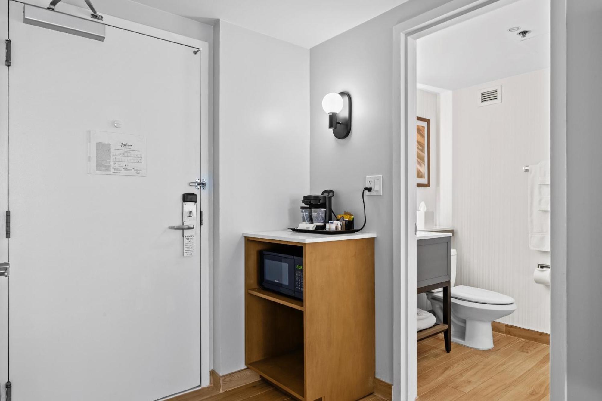 Doubletree By Hilton New York Jfk Airport Hotel Exterior photo