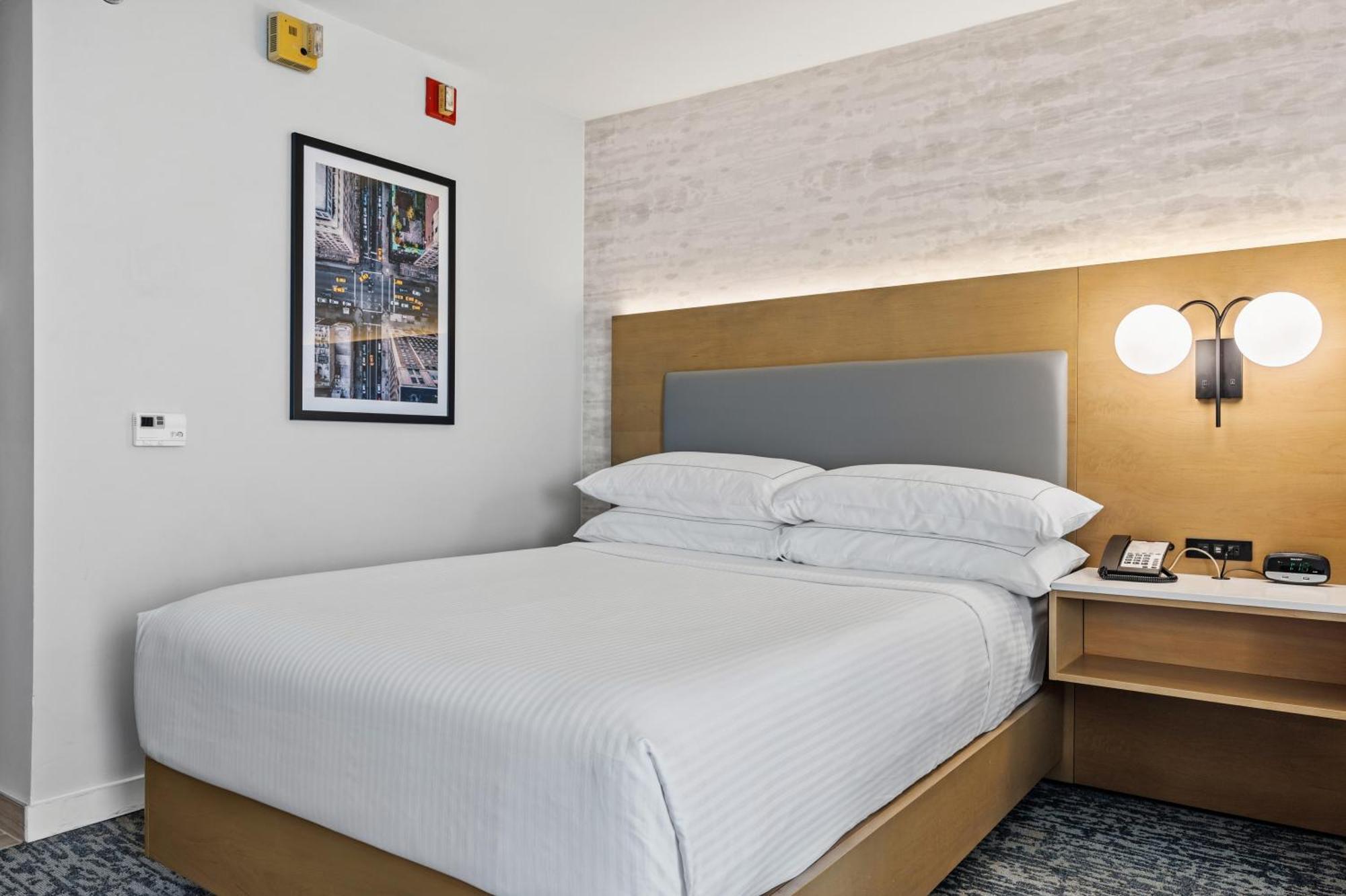 Doubletree By Hilton New York Jfk Airport Hotel Exterior photo